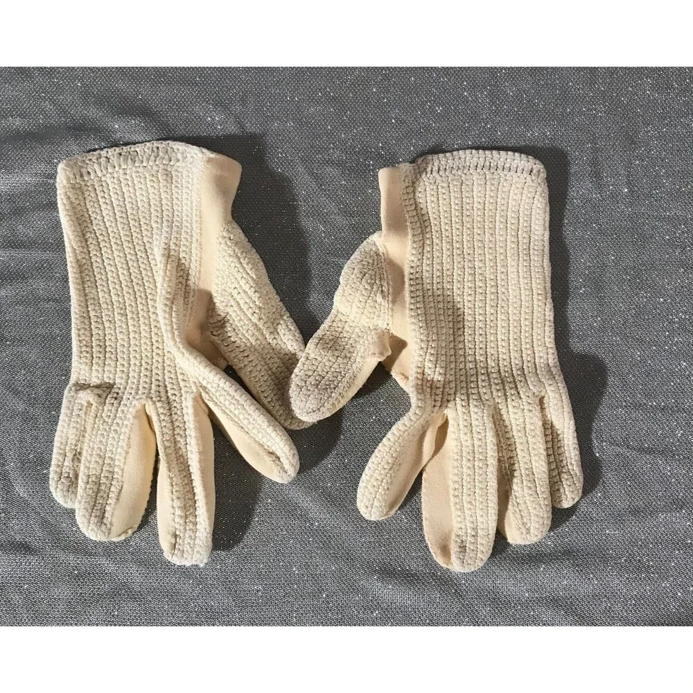Vintage 40s Ivory Gloves Size 7 1940s Retro Wedding Engagement Fashion Elegant